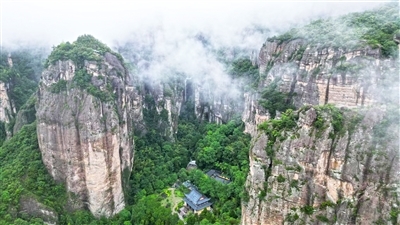 雨后雁蕩云霧繞 如夢(mèng)如幻美如畫(huà)